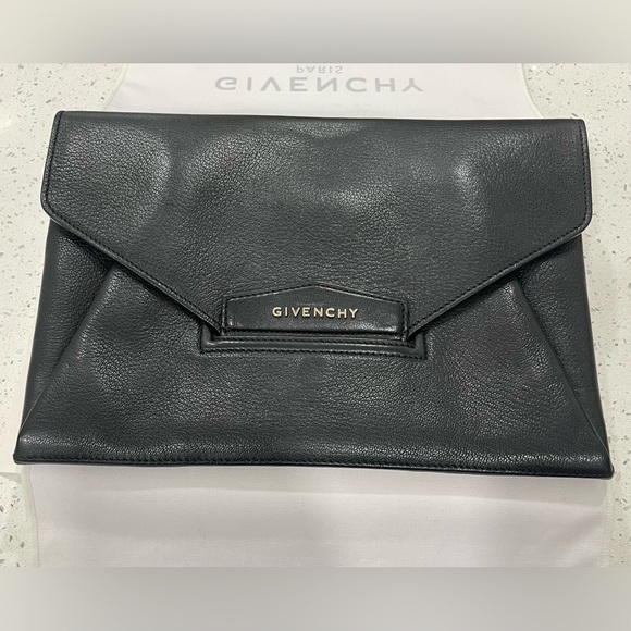 Givenchy Handbags - Authentic Givenchy Classic Antigona Leather Envelope Clutch Bag